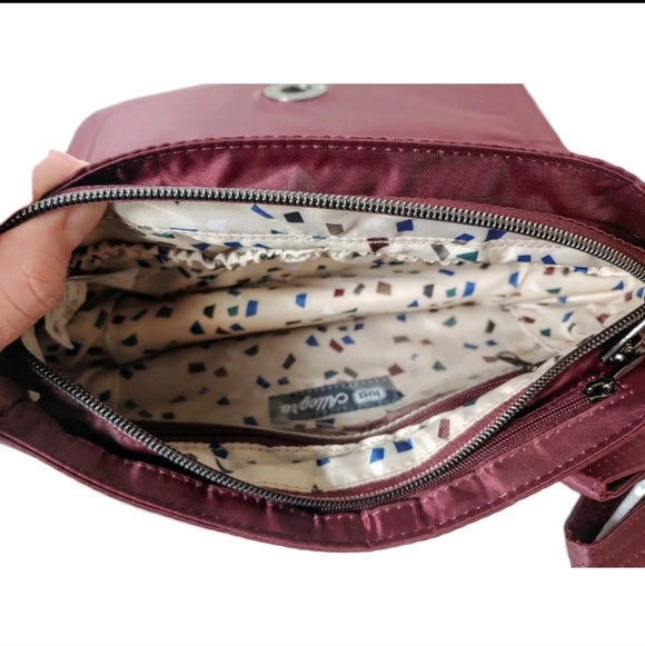 Lug Allegro NWOT Quilted Burgendy Crossbody Bag Outdoor Athleisure Travel Boho - Picture 6 of 16